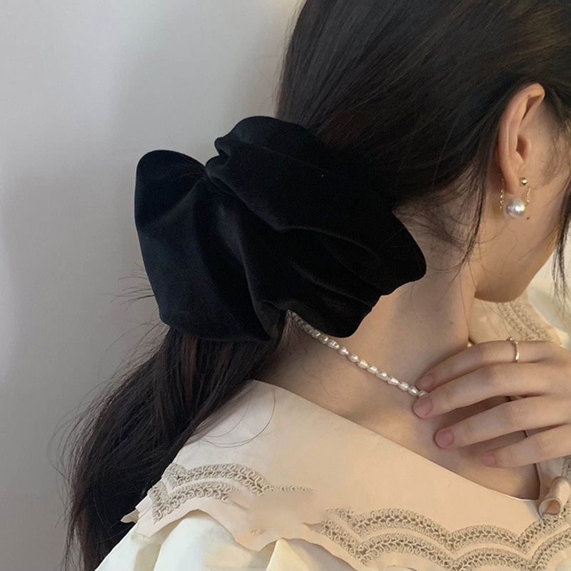 Freshwater Line - Scrunchies in velluto nero oversize Fascette